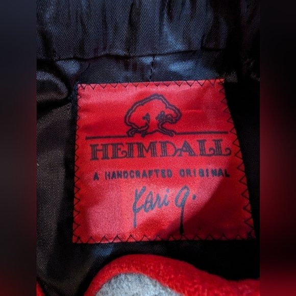 Norwegian Heimdall black Handcrafted wool cape by Kari G - Picture 12 of 17